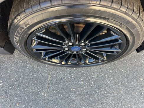 Used 2016 Ford Fusion SE w/ Equipment Group 202A image 9