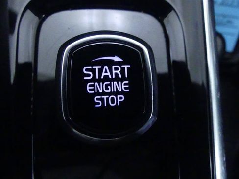 Used 2023 Volvo XC90 B5 Core AWD/4WD image 20