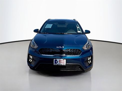 Used 2022 Kia Niro LX image 2