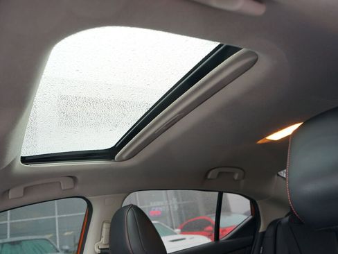 Used 2024 Nissan Sentra SR w/ SR Premium Package image 15