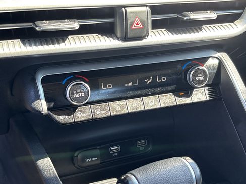 Used 2022 Kia K5 LXS FWD image 16