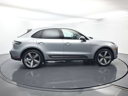 Certified 2025 Porsche Macan AWD/4WD image 16