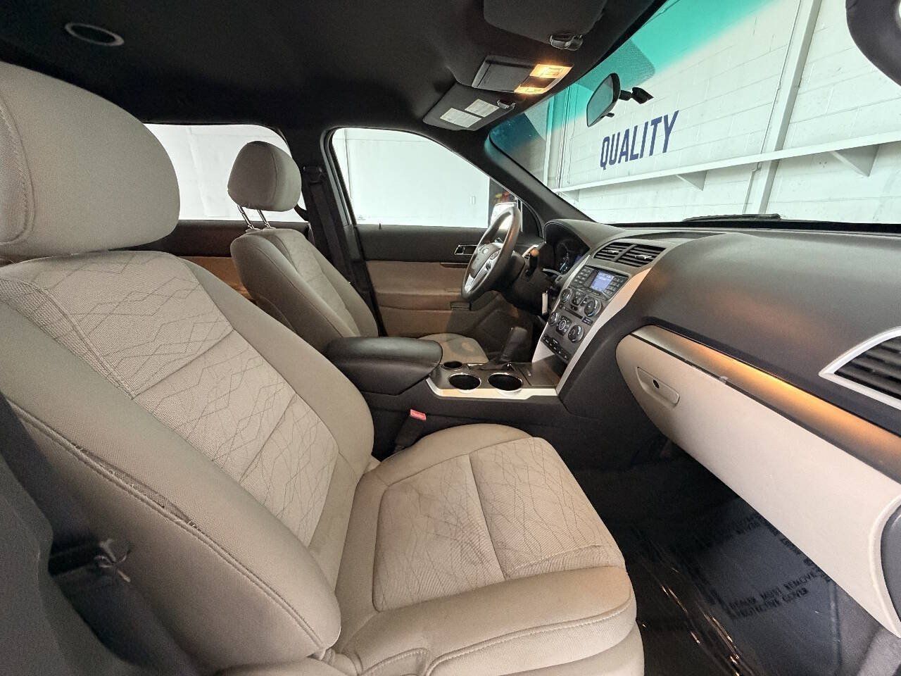 Used 2013 Ford Explorer FWD image 21