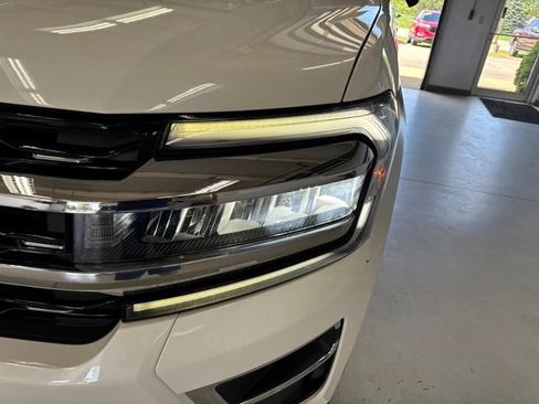 Used 2023 Ford Expedition Limited AWD/4WD image 41