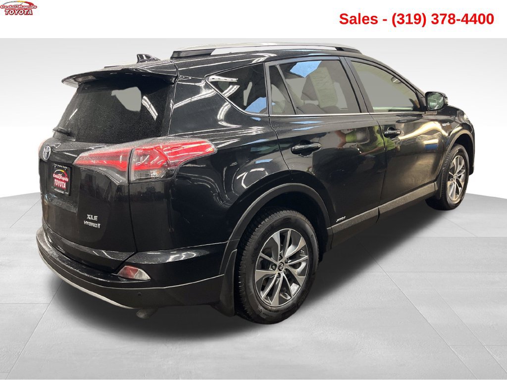 Used 2017 Toyota RAV4 XLE w/ Convenience Package AWD/4WD image 9