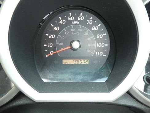 Used 2009 Toyota 4Runner SR5 image 3