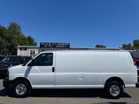 Used 2019 GMC Savana 3500 Extended w/ Driver Convenience Package RWD image 8