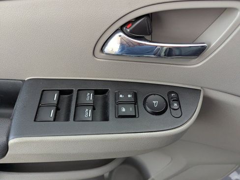 Used 2015 Honda Odyssey EX image 10