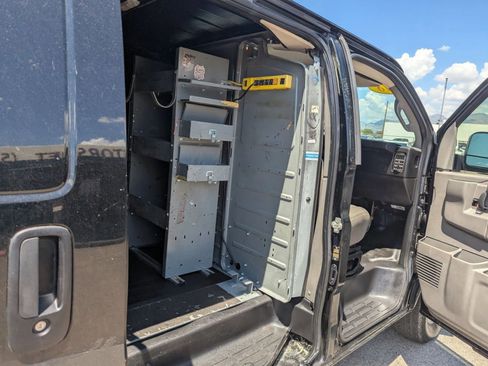 Used 2018 Chevrolet Express 2500 w/ Driver Convenience Package image 31