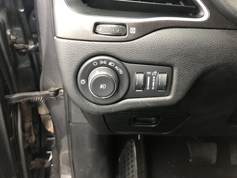 Used 2021 Jeep Cherokee Trailhawk w/ Trailer Tow Group image 17