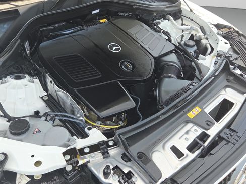 Used 2025 Mercedes-Benz GLC 300 image 18