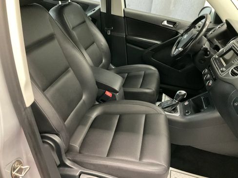 Used 2016 Volkswagen Tiguan S FWD image 10
