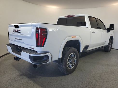 Used 2024 GMC Sierra 2500 AT4 w/ AT4 Premium Plus Package image 5