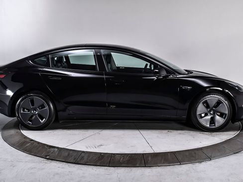 Used 2021 Tesla Model 3 Standard Range Plus RWD image 7