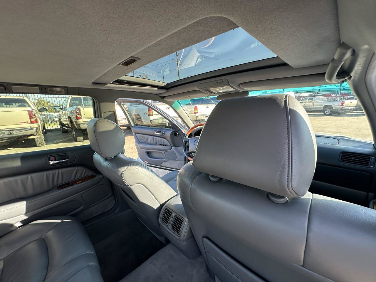 Used 1999 Lexus LS 400 w/ Premium Pkg RWD image 30