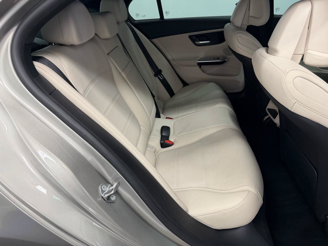 Used 2022 Mercedes-Benz C 300 Sedan image 16