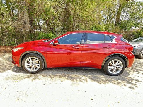 Used 2018 INFINITI QX30 FWD image 4