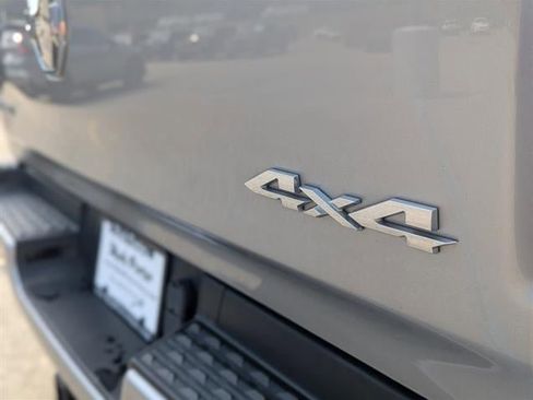 Used 2022 RAM 1500 Big Horn AWD/4WD image 12