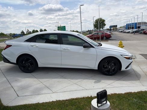 New 2026 Hyundai Elantra SEL Sport FWD image 6