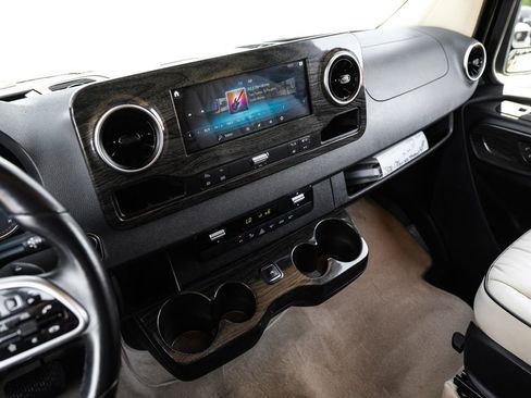 Used 2020 Mercedes-Benz Sprinter 3500 w/ Windows All Around Package image 21