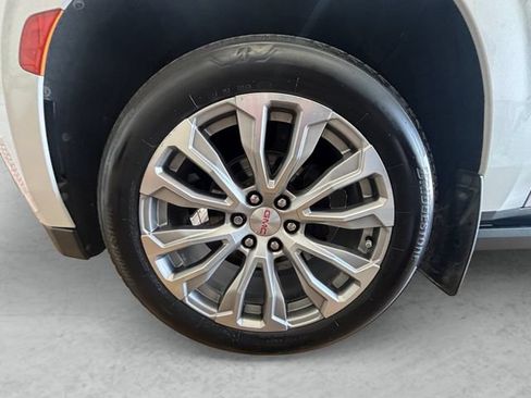 Used 2022 GMC Yukon XL Denali AWD/4WD image 29