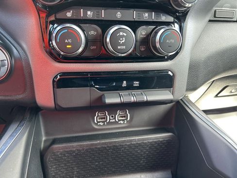 Used 2024 RAM 1500 Laramie AWD/4WD image 17