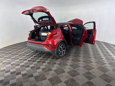 Used 2020 Toyota C-HR XLE FWD image 18