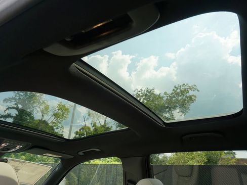 New 2025 Mercedes-Benz GLB 250 4MATIC image 16