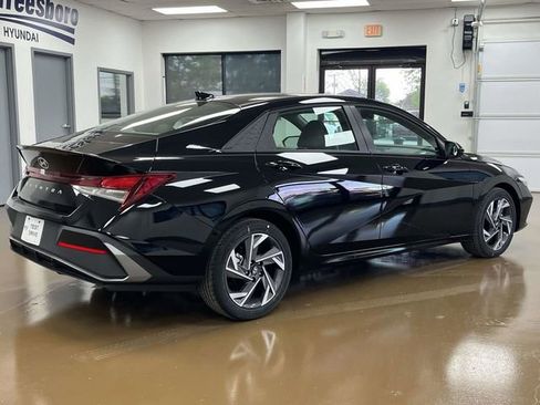 Used 2025 Hyundai Elantra Sport w/ Cargo Package FWD image 5
