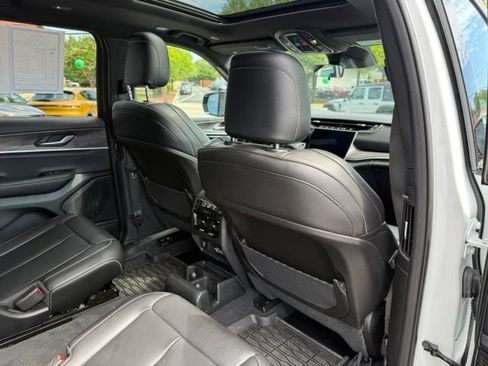 Used 2025 Jeep Grand Cherokee L Limited AWD/4WD image 28