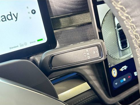 Used 2025 Rivian R1S Adventure image 18