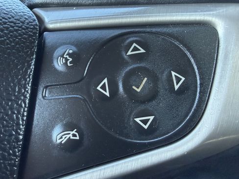 Used 2017 GMC Acadia Denali image 37