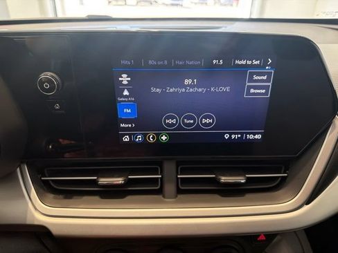 Used 2024 Chevrolet Trax RS FWD image 17