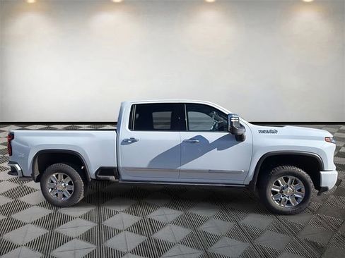 New 2026 Chevrolet Silverado 2500 High Country w/ High Country Premium Package AWD/4WD image 4