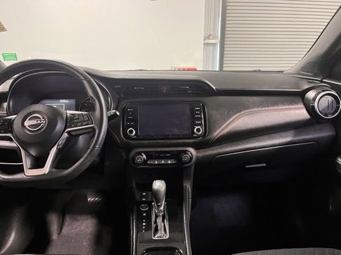 Used 2024 Nissan Kicks SR image 20