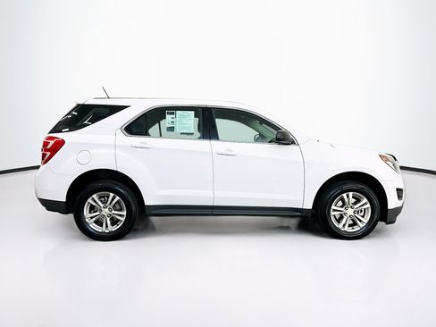Used 2017 Chevrolet Equinox LS FWD image 10
