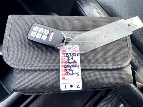 Used 2024 Honda Odyssey Touring image 21