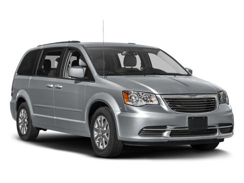 Certified 2016 Chrysler Town & Country Touring FWD image 6