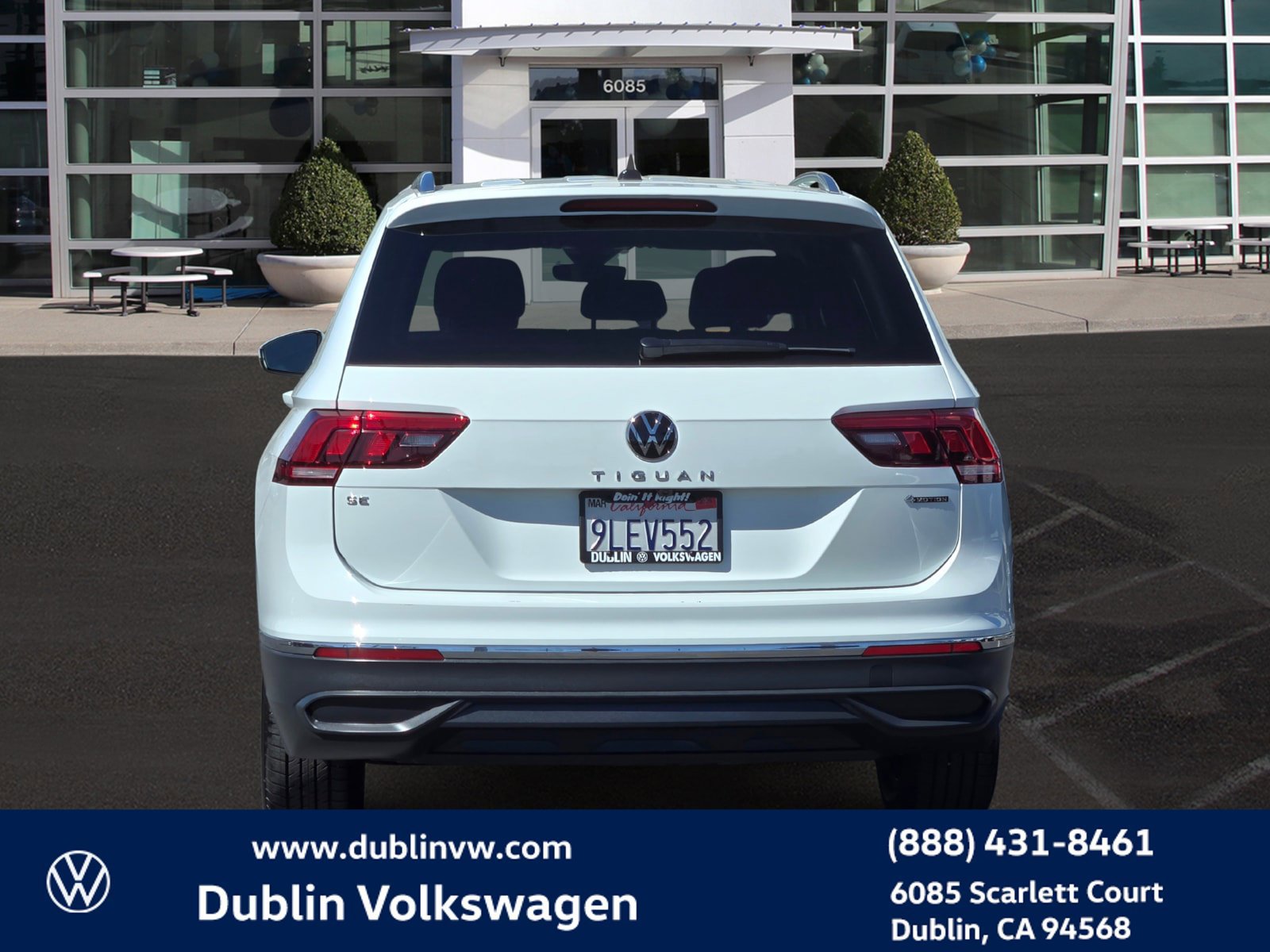 Certified 2024 Volkswagen Tiguan SE w/ Panoramic Sunroof Package AWD/4WD image 5