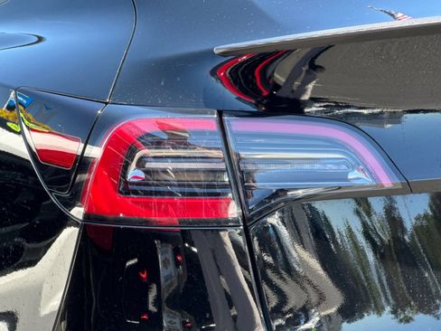 Used 2025 Tesla Model Y Performance AWD/4WD image 45