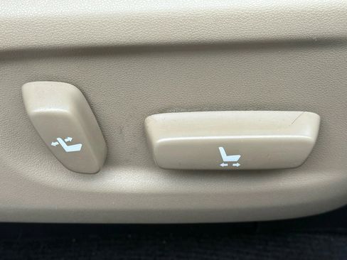 Used 2014 Toyota 4Runner Limited image 32