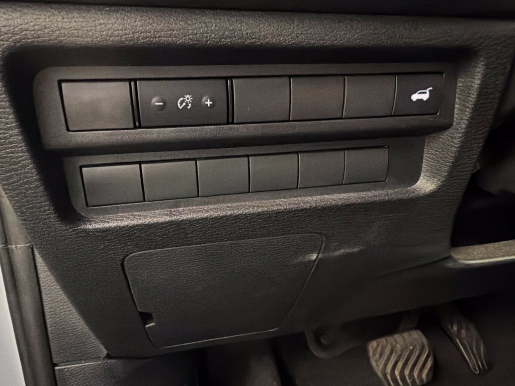 Used 2024 Mitsubishi Outlander SE AWD/4WD image 25