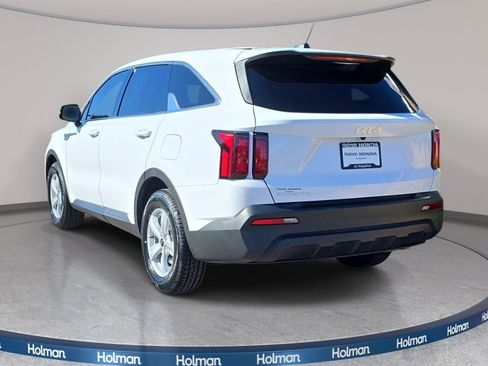 Used 2023 Kia Sorento LX FWD image 5
