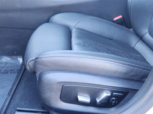 Used 2023 BMW 530e xDrive image 25