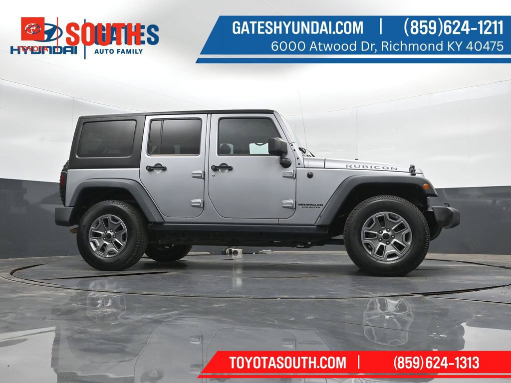 Used 2015 Jeep Wrangler Unlimited Rubicon w/ Max Tow Package AWD/4WD image 29
