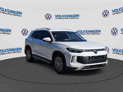 Used 2026 Volkswagen Tiguan S FWD image 2
