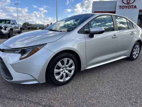 Used 2023 Toyota Corolla LE image 12