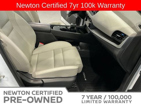 Used 2024 Nissan Rogue SV w/ SV Premium Package FWD image 11