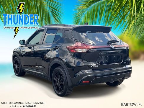 Used 2021 Nissan Kicks SR FWD image 3