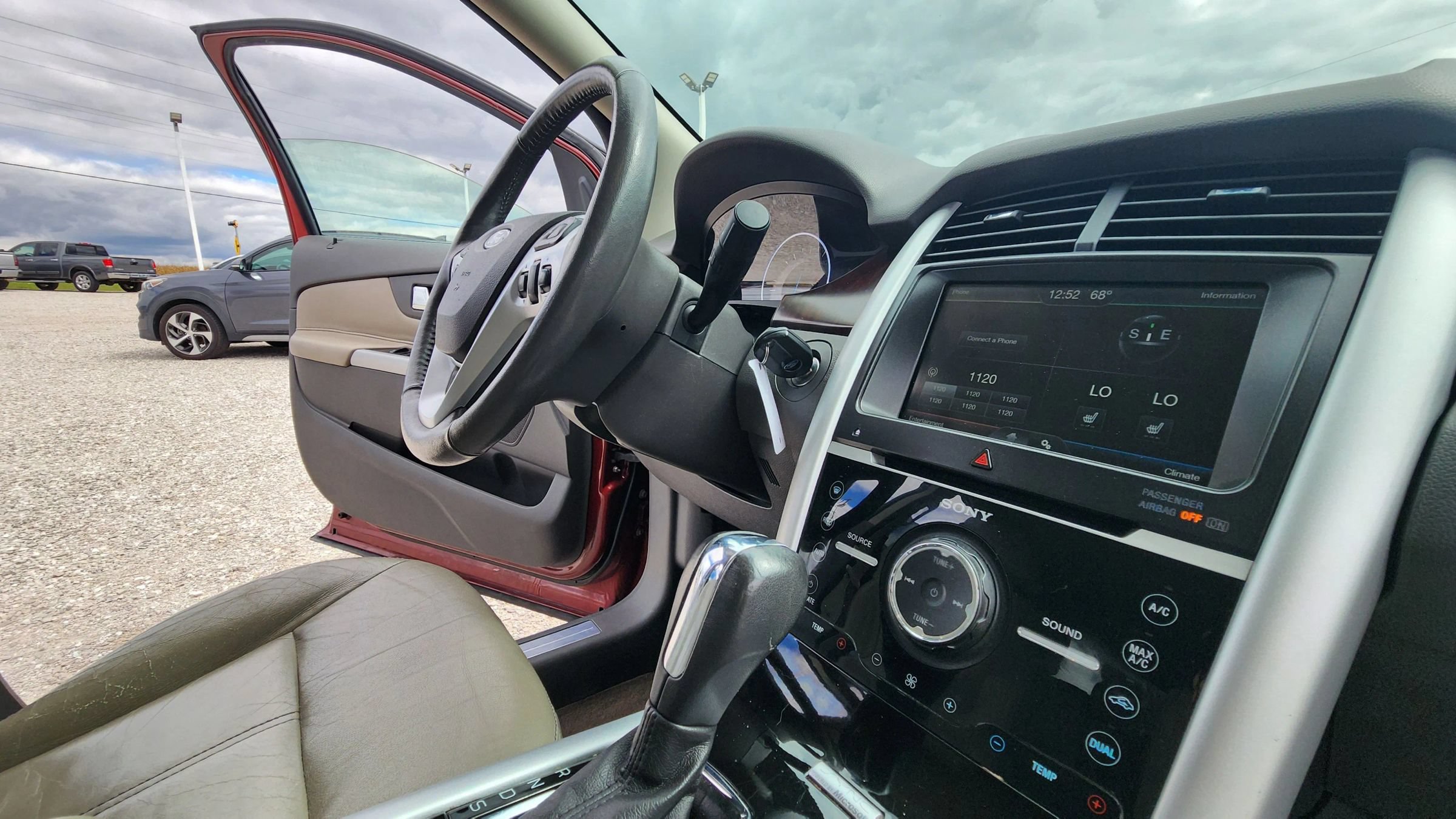 Used 2014 Ford Edge Limited AWD/4WD image 16